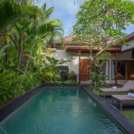 Sandi Agung Villa - CHSE Certified Seminyak  Bagian luar foto