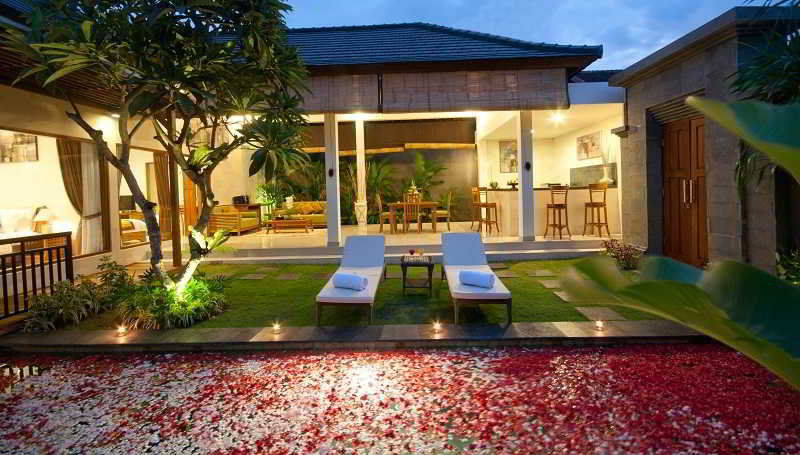 Sandi Agung Villa - CHSE Certified Seminyak  Bagian luar foto